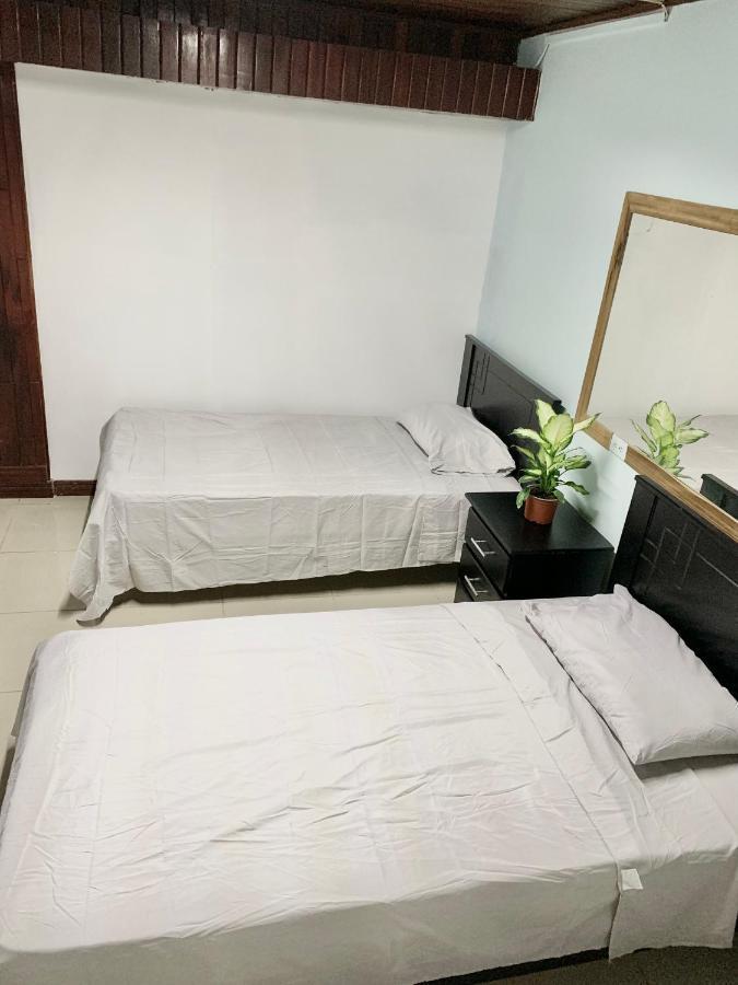 Global House Cr Hostel Backpackers Alajuela Habitacion Compartida 2 Camas Por Habitacion Екстериор снимка