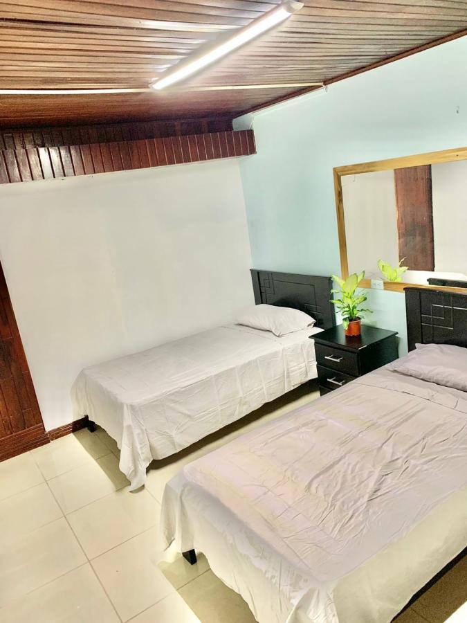 Global House Cr Hostel Backpackers Alajuela Habitacion Compartida 2 Camas Por Habitacion Екстериор снимка